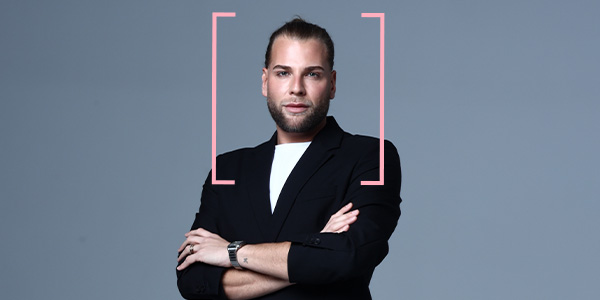 EDUARDO NAVARRETE PRESENTA EN EXCLUSICA “MUSAS” SU NUEVA COLECCIÓN DE BOLSOS EL 20 ANIVERSARIO DE HABANERAS 🎉